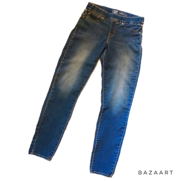 Levi's Signature Pull-On Skinny  Jeans - Picture 2 of 9